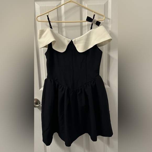 🖤FINAL SALE🖤 SIERRA DARIEN BOW DETAIL MINIMALIST DRESS - B&W SIZE S - Picture 8 of 9